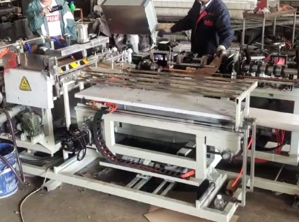 Parallel paper tube core making machine